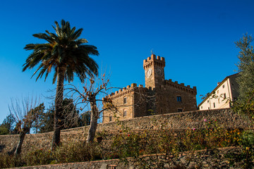 Fototapeta premium Casaglia, Pisa, Italy - 16 november, 2017: Trekking route in Casaglia, Municipality of Montecatini Val di Cecina