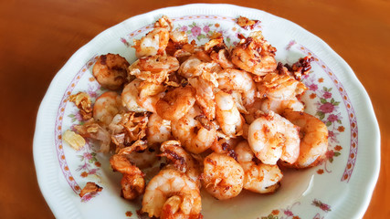 fried prawns with garlic