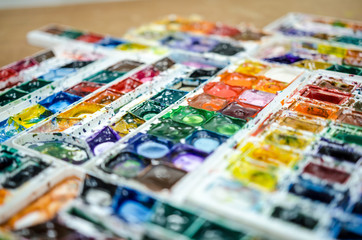 Details of dirty watercolors palette