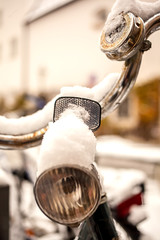 Fahrrad angeschneit