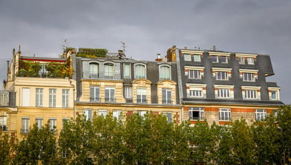 Fototapeta na wymiar Building in Paris