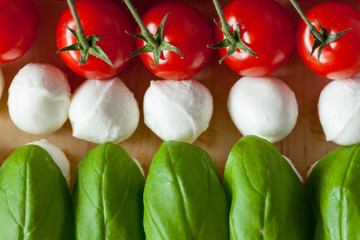 Tomato mozarella basil