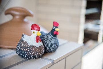 Galinhas de porcelana para decoração