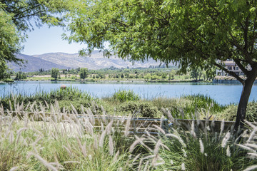 Lago piedra roja 