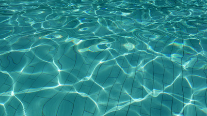 Acqua di piscina in estate
