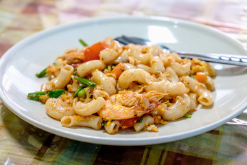 Macaroni, shrimp