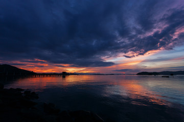 Fototapeta na wymiar sunrise or sunset over tropical sea in phuket thailand