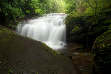 Tat Vimarn Thip Waterfall