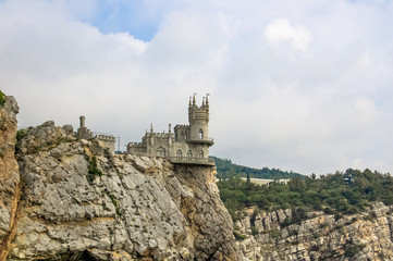 Obraz premium Swallow's nest against the sky. Gaspra. Cape Ai-Todor. Aurorina is a rock. Crimea.