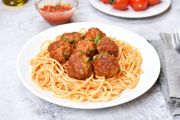 Meatballs with tomato sauce and spaghetti