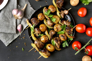 Bbq from chicken liver, potato and bell pepper