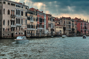 Canale Grande im ersten Morgenlicht