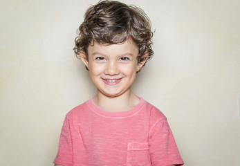 Niño contento