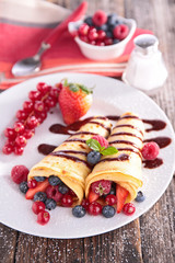 crepe with berry fruit