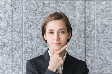 若い女性のポートレート（ビジネスイメージ）