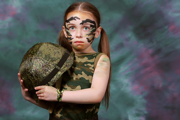 портрет девочки, ребенка, образ военный, солдат