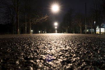 Prater Hauptallee in Wien bei Nacht