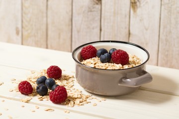 Oatmeal and berries