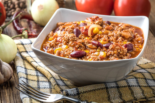 Chili con carne in a bowl.