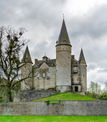 Fototapeta na wymiar Classic medieval Castle of Veves in Belgium