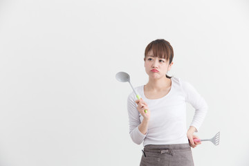 エプロン姿の女性・白バック