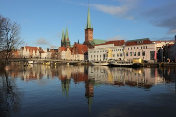 Fototapeta na wymiar Hansestadt Lübeck an der Obertrave