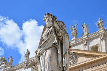 Fototapeta na wymiar Statua San Paolo