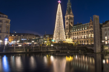 Fototapeta na wymiar christmas time in Hamburg Germany