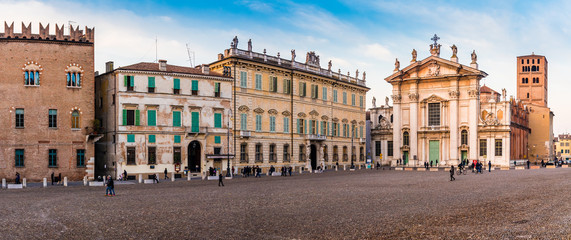 Panorama - Marktplatz von Mantua