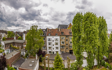 Fototapeta na wymiar old urban houses with appartments in Duesseldorf
