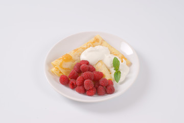 crepes with fresh raspberries and cream