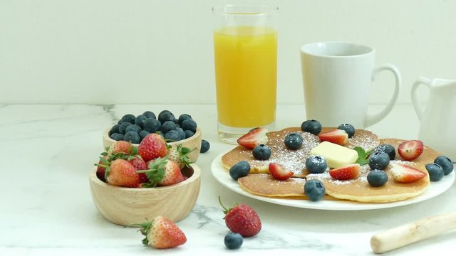 Pancake with Fresh Berry
