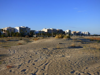 Obraz premium Puerto Sagunto es un núcleo del municipio de Sagunto, en la Comunidad Valenciana, España, que está ubicado en la desembocadura del río Palancia y al norte de la provincia de Valencia