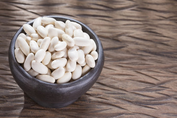 Raw organic white beans - Phaseolus vulgaris