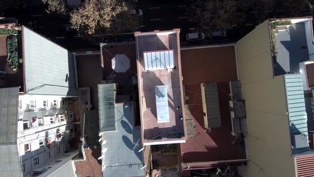 Vista aerea de edificios en Eixample de Barcelona ,capital de Catalu&ntilde;a (Espa&ntilde;a) Video aereo con Drone