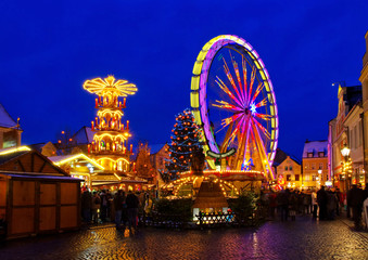 Cottbus Weihnachtsmarkt - Cottbus christmas market by night