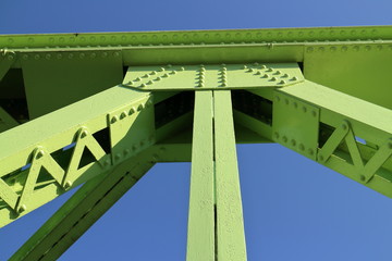 橋の鉄骨
