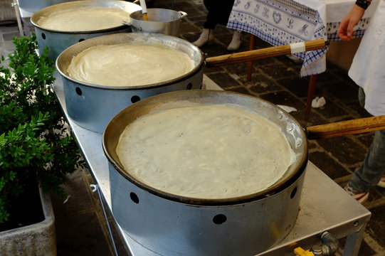borlengo tipo di crepes specialit&agrave; tipica del modenese