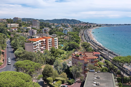 Cannes La Bocca vue de la mer