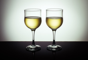 Two glasses of wine / Photo taken in the personal studio of the photographer