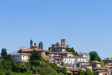 Fototapeta na wymiar Neive town view from Langhe,Italian landmark