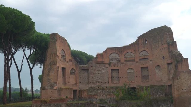 15863_One_of_the_many_ruined_walls_of_the_Palatine_hill.mov
