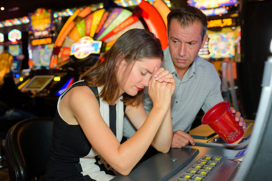 female gambler lost everything in the casino