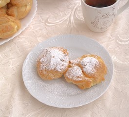 Gentle brewed cakes with curd cream