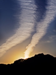夕空と飛行機雲
