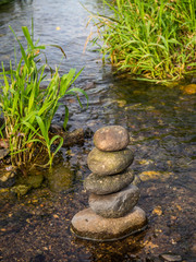 Lebensenergie Wasser Steine