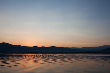 Fototapeta premium View of beautiful sunrise over the mountain