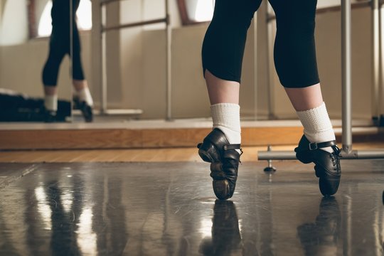 Irish dancer performing tip toe