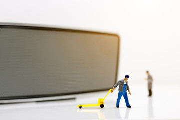 minature worker