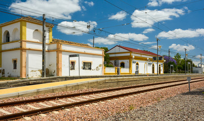 Fototapeta na wymiar Estación de Peñaflor, ferrocarriles, trenes, Sevilla, Andalucía